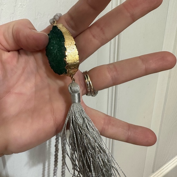 Long gray and green necklace - Picture 3 of 4